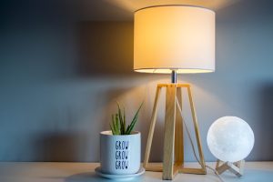 Photo wooden table lamp