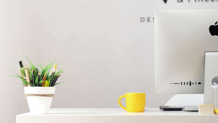 Photo Image: Desk Lamp Nouns: Desk, Lamp