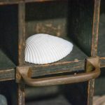 Lámpara colgante de madera natural para bar rural
