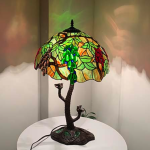 Espectacular lámpara de vidrio con ramas de árbol y pájaros vintage