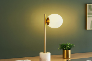 Lámpara de escritorio de mármol y latón para oficina ejecutiva