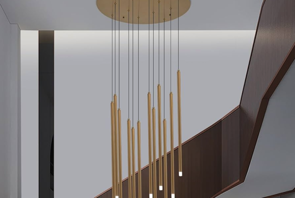 Diseño de iluminación de araña de níquel cepillado para escaleras